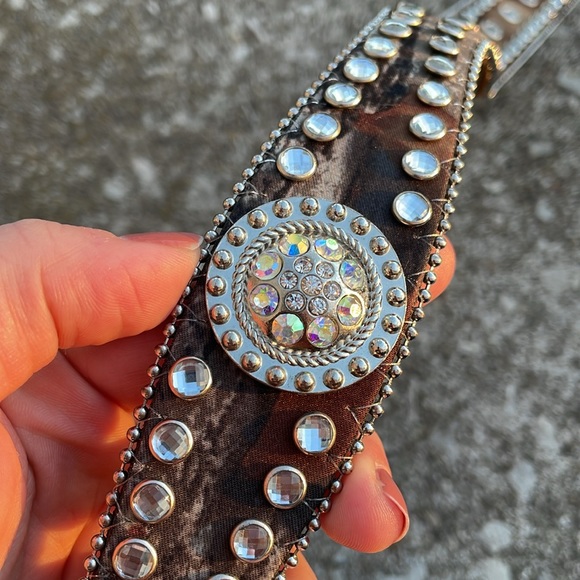 Blazin Roxx | Camouflage Western Rhinestone Bling Belt - Picture 5 of 9